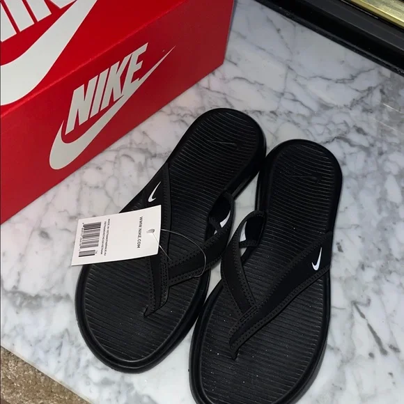 Women’s Nike Black Ultra Flip Flops - Picture 3 of 5